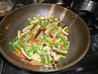 Garlic Stalks Fried Fragrant and Dried recipe