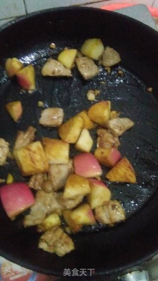 Stir-fried Pork with Apple recipe