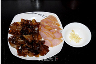 Stir-fried Rape with Hot Dog Fungus recipe