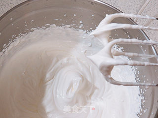 Minimalist Style. Red Velvet Birthday Cake recipe