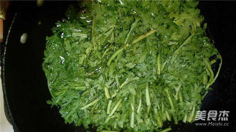 Home-cooked Cold Dish: Sesame Sauce Wormwood Stem recipe