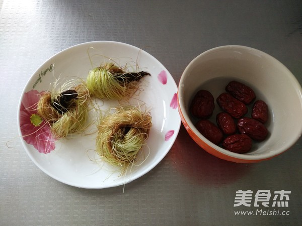 Corn Silk Red Dates and White Fungus Soup recipe