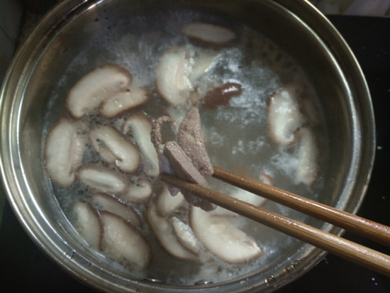 Three Fresh Soup Hor Fun recipe