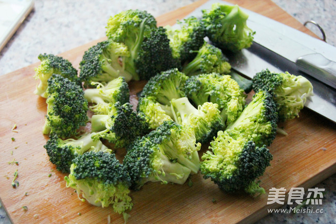 Pleurotus Eryngii with Broccoli recipe