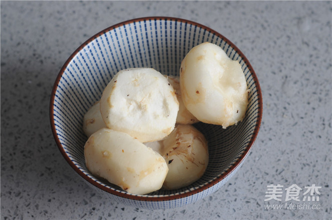 Water Chestnut Lean Meat and Egg Dumplings recipe