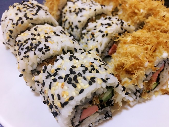 Sesame Reverse Roll Sushi