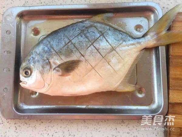 Simple and Easy to Learn Braised Pomfret recipe