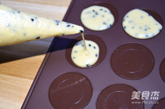 Sesame Egg Biscuits recipe