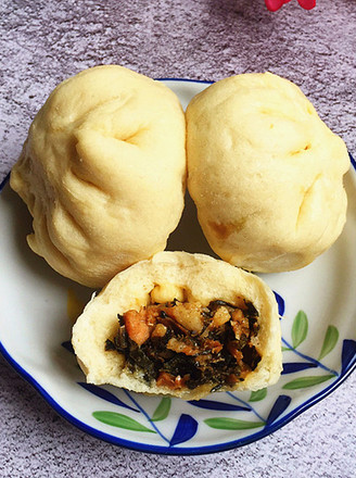 Stir-fried Pork Buns with Plums and Vegetables recipe