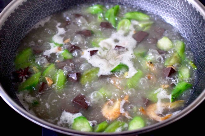 Stewed Pork Blood with Loofah and Shrimp recipe