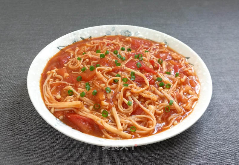 Stir-fried Enoki Mushrooms with Tomatoes recipe