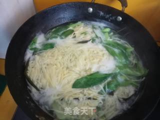 Hand Rolled Duck Egg Beef Noodle recipe