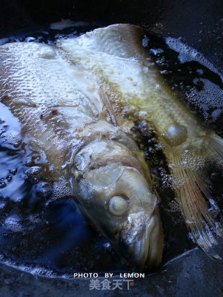 Spicy and Spicy-spicy Braised Red Tail Fish recipe