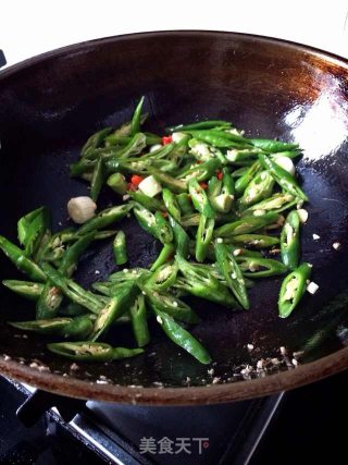 Stir-fried Shredded Beef with Green Pepper and Black Bean recipe