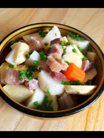 Two-color Radish and Bacon Soup