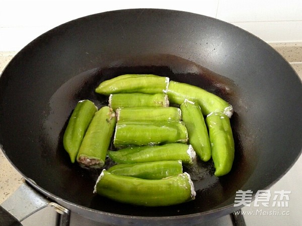 Stuffed Green Peppers with Meat-under Food recipe