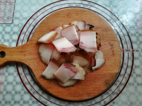 Stir-fried Bacon with Wild Celery recipe