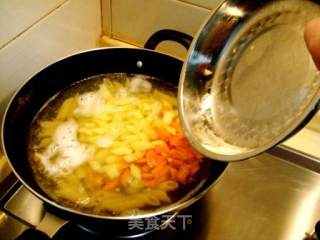 Cool and Delicious—"mustard Assorted Pasta" recipe