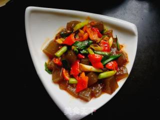 Stir-fried Jelly with Garlic Sprouts recipe