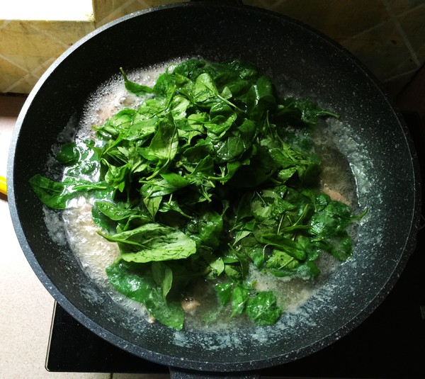 Wolfberry Leaf Rolled Pork Miscellaneous Soup recipe