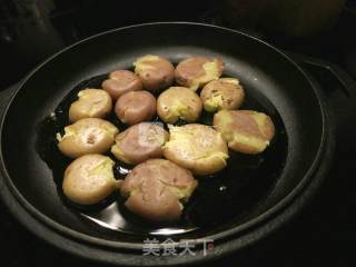 Pan-fried Baby Potatoes recipe