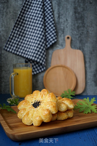 #四session Baking Contest and is Love to Eat Festival# Coconut and Flower Bread recipe