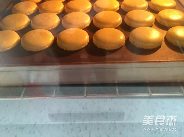Flour Macarons recipe