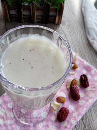 Almond, Lily and Red Date Rice Porridge recipe