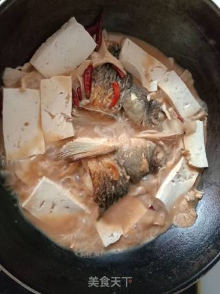 Stewed Fish Head with Mushroom and Tofu recipe