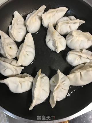 Shepherd's Purse Fried Dumplings recipe