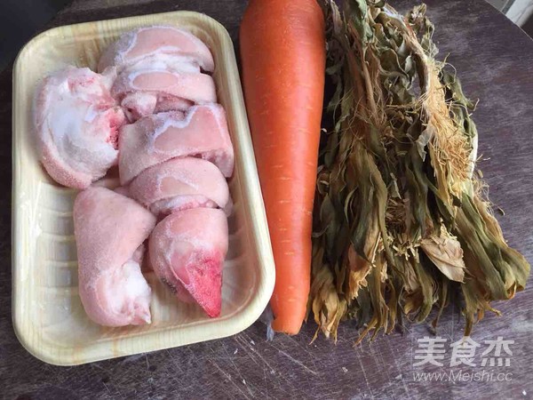 Carrot Sword Flower Trotter Soup recipe