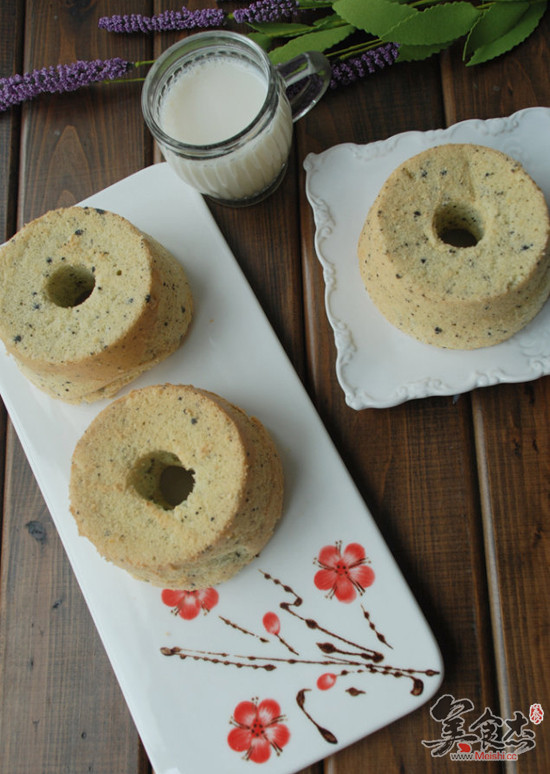 Black Sesame Soy Milk Chiffon recipe