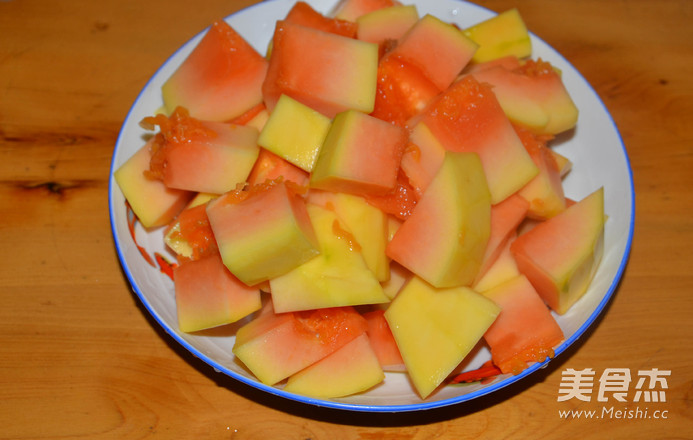 Summer Sweet Soup-tremella and Papaya Soup recipe