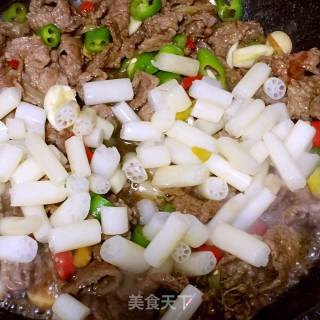 Hot and Sour Lotus Root with Fried Beef recipe