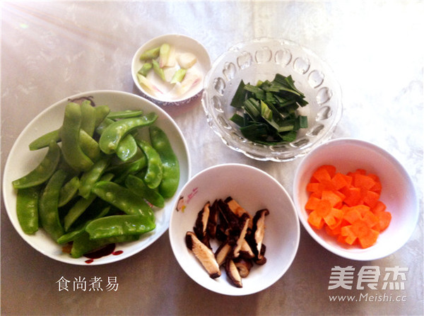 Winter Mushroom and Oyster Fragrant Snow Peas recipe