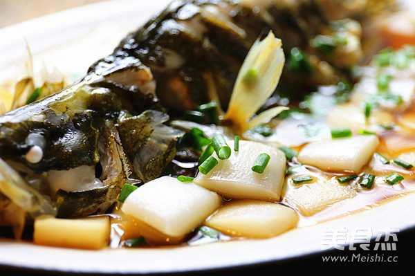 Steamed Mandarin Fish with Rice Cake recipe