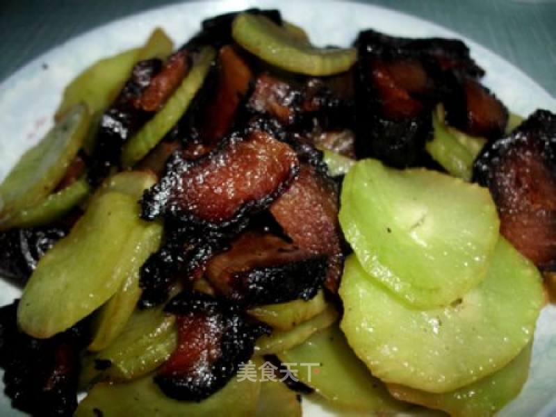 Stir-fried Bacon with Lettuce recipe