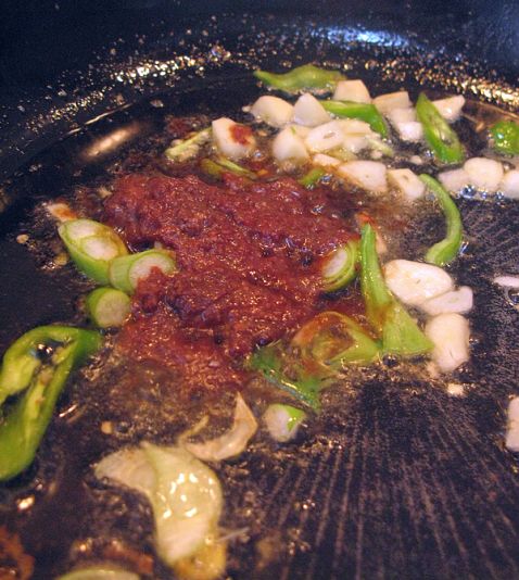 Stir-fried Mullet Flower with Chrysanthemum recipe