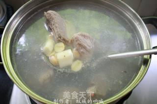 Fresh Lotus and Yam Pork Bone Soup recipe