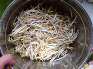 Summer Fast Food-fried Shredded Pork with Fungus and Bean Sprouts recipe