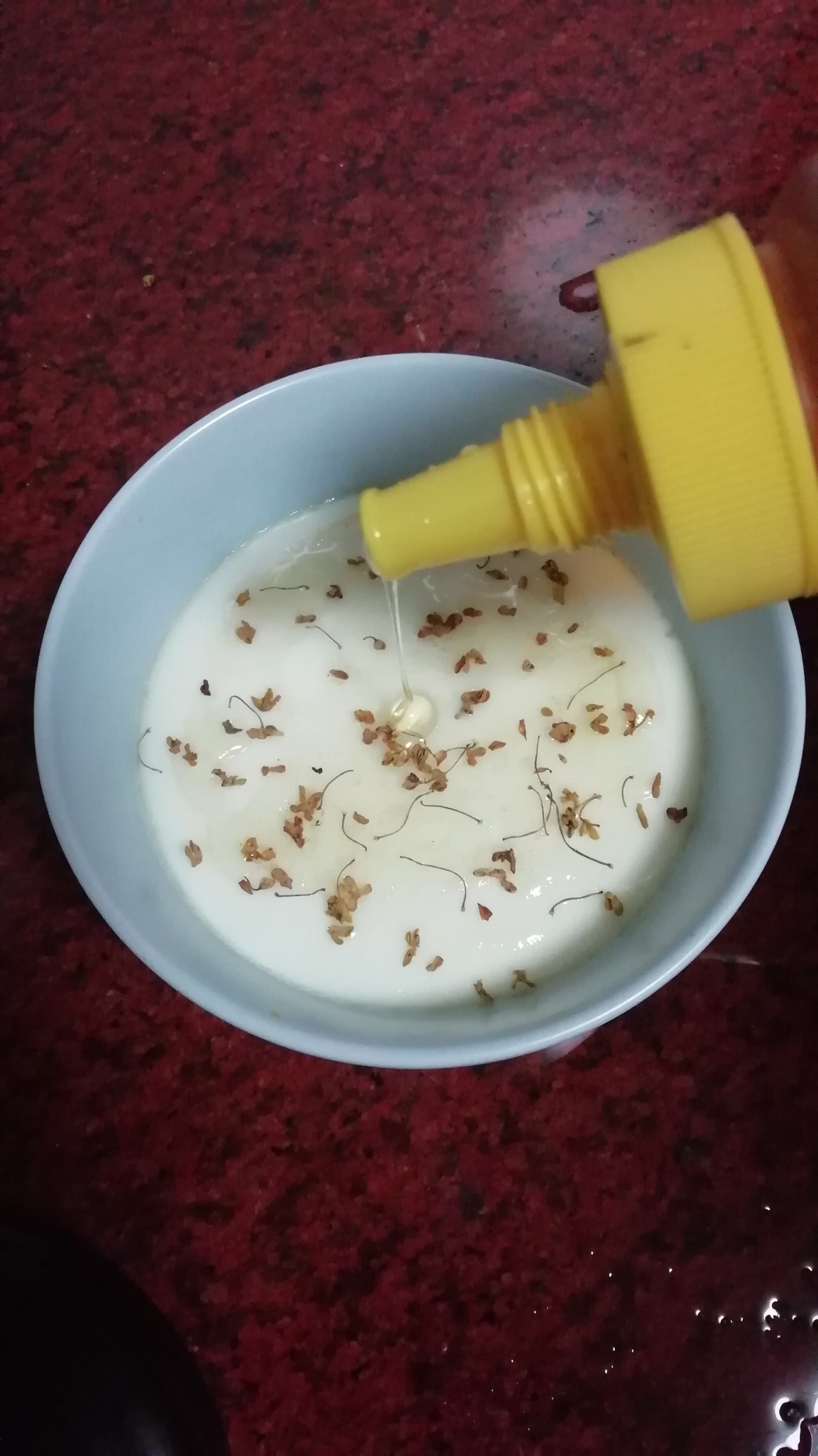 Honey Osmanthus Stew with Milk recipe