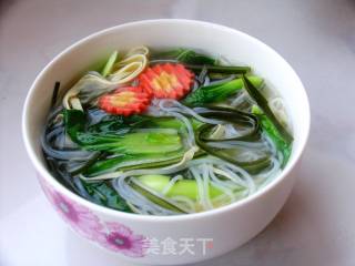 For You Who Can’t Eat Spicy Food-three Fresh Rice Noodles with Fast Hand Mushroom Soup recipe