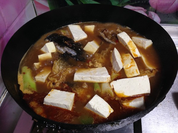 Stewed Tofu with Fathead Fish in Sauce recipe