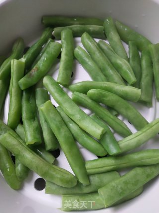 Stir-fried Pork with String Beans recipe