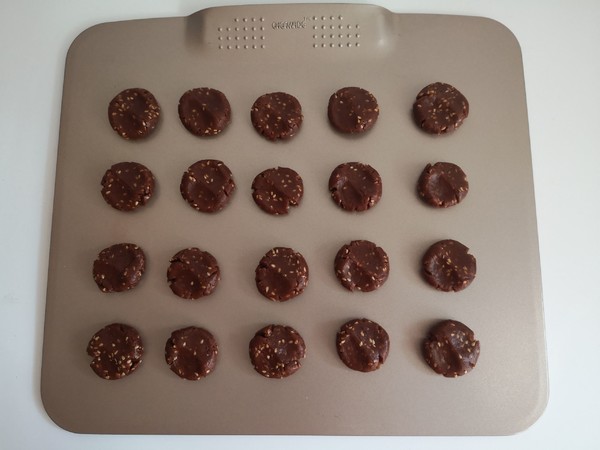 Cocoa Sesame Cookies recipe