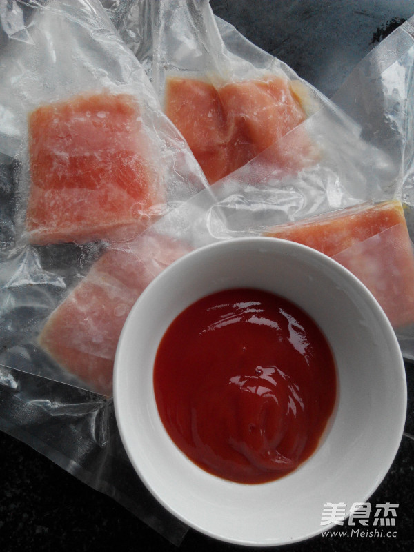 Salmon with Tomato Sauce recipe