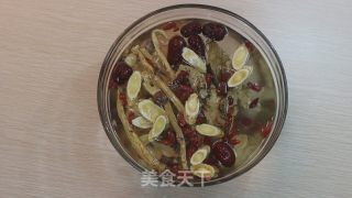 Guangdong Old Fire Soup-danggui Codonopsis Black Chicken Soup recipe