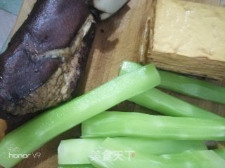 Stir-fried Bacon and Lettuce recipe