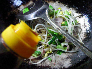 Stir-fried Soy Sprouts with Pork Tongue recipe