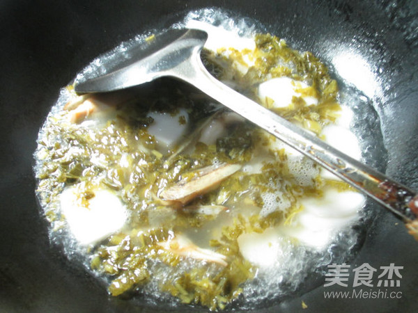 Pickled Cabbage Razor Rice Cake Soup recipe
